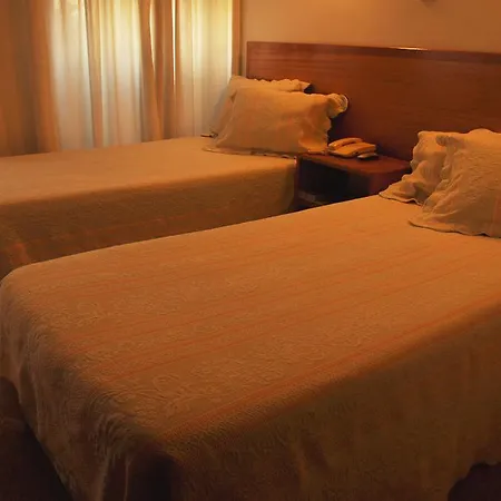 Πανσιόν Residencial D. Joao Iii Πόντα Ντελγκάντα